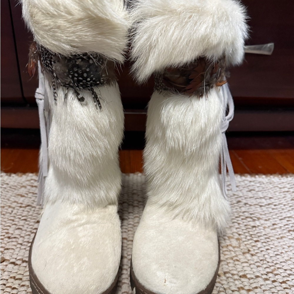 Jessica Simpson Faux Fur Winter Boots – Ivory – Size 10